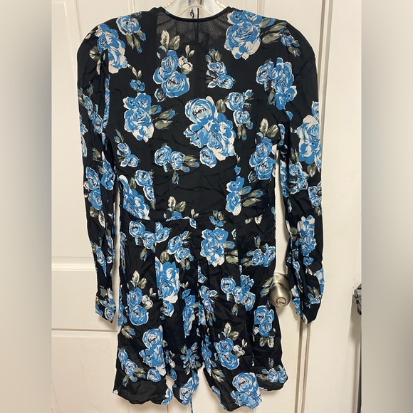 Reformation Petites Leslie DressS - Picture 2 of 11